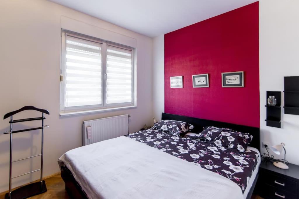 Modern Living Apts - Botanica - Private Parking Novi Sad Dış mekan fotoğraf