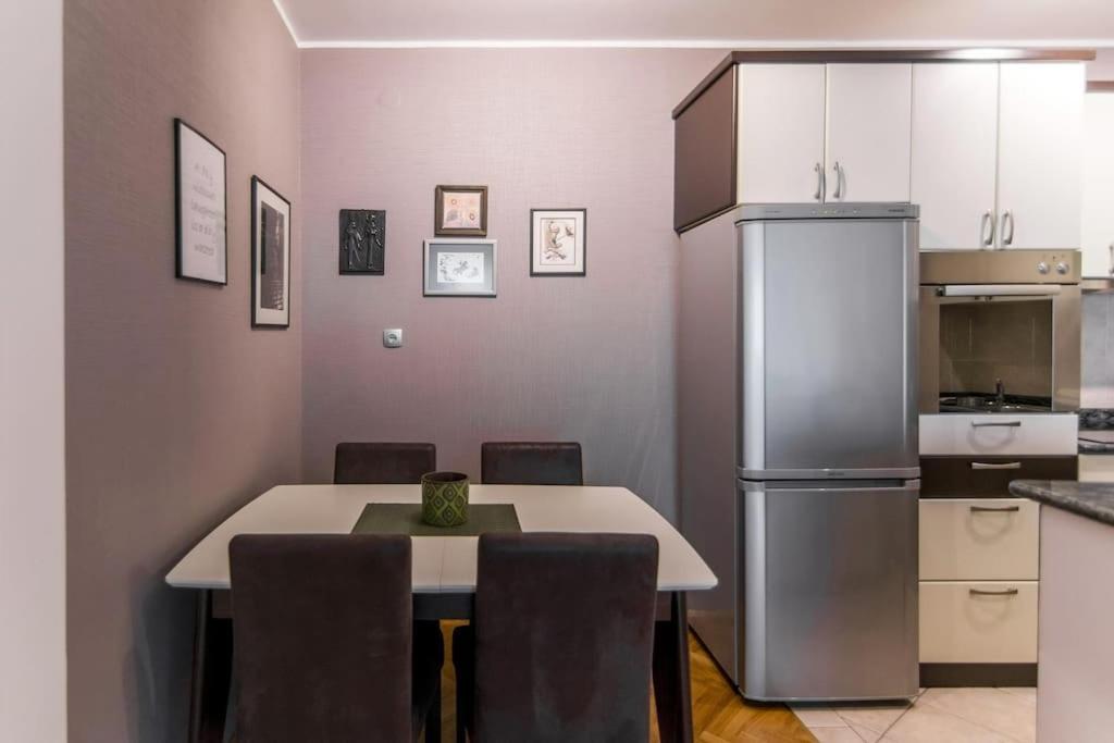 Modern Living Apts - Botanica - Private Parking Novi Sad Dış mekan fotoğraf