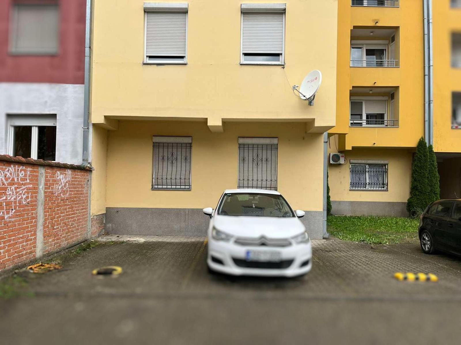 Modern Living Apts - Botanica - Private Parking Novi Sad Dış mekan fotoğraf