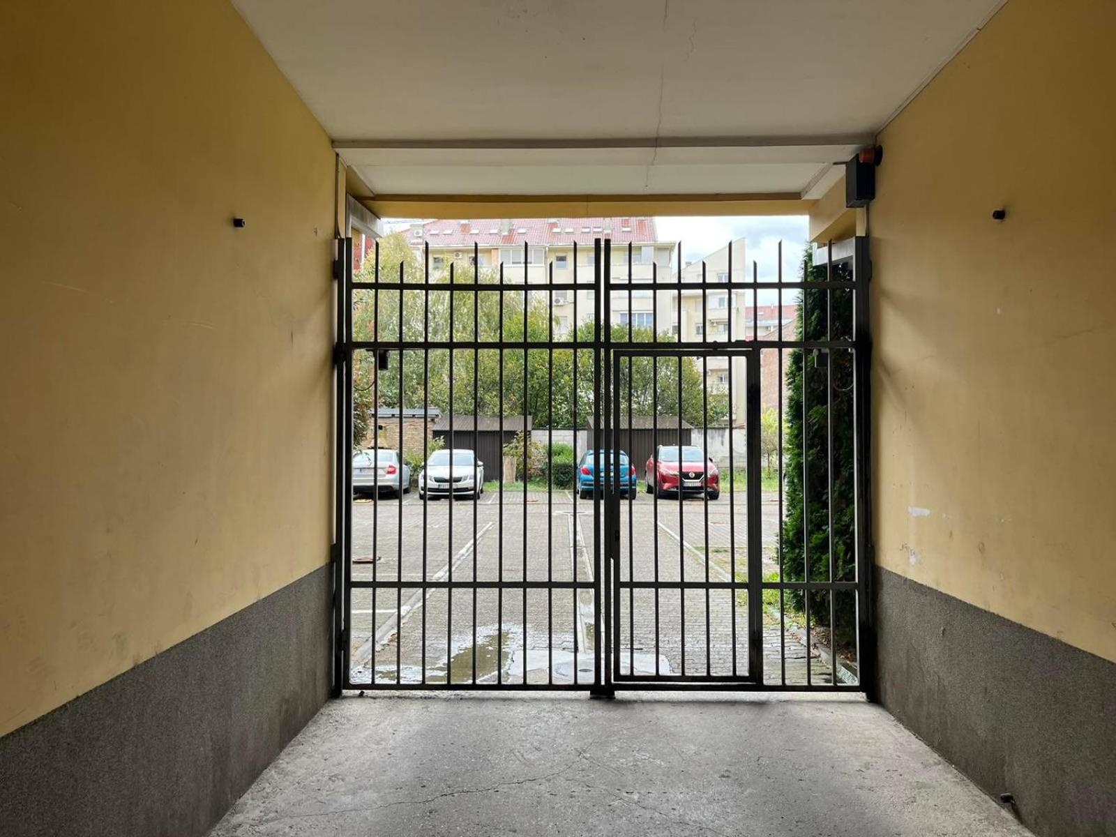 Modern Living Apts - Botanica - Private Parking Novi Sad Dış mekan fotoğraf